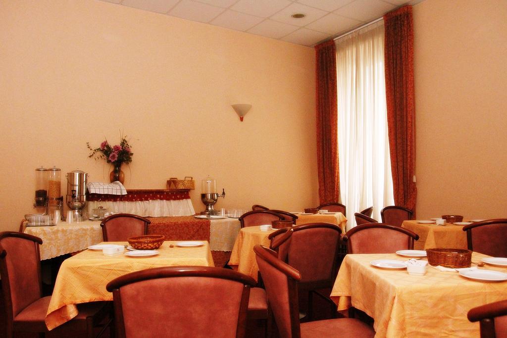 Hotel Luna Rossa Неаполь Экстерьер фото